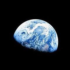 image of the earth taken from lunar orbit